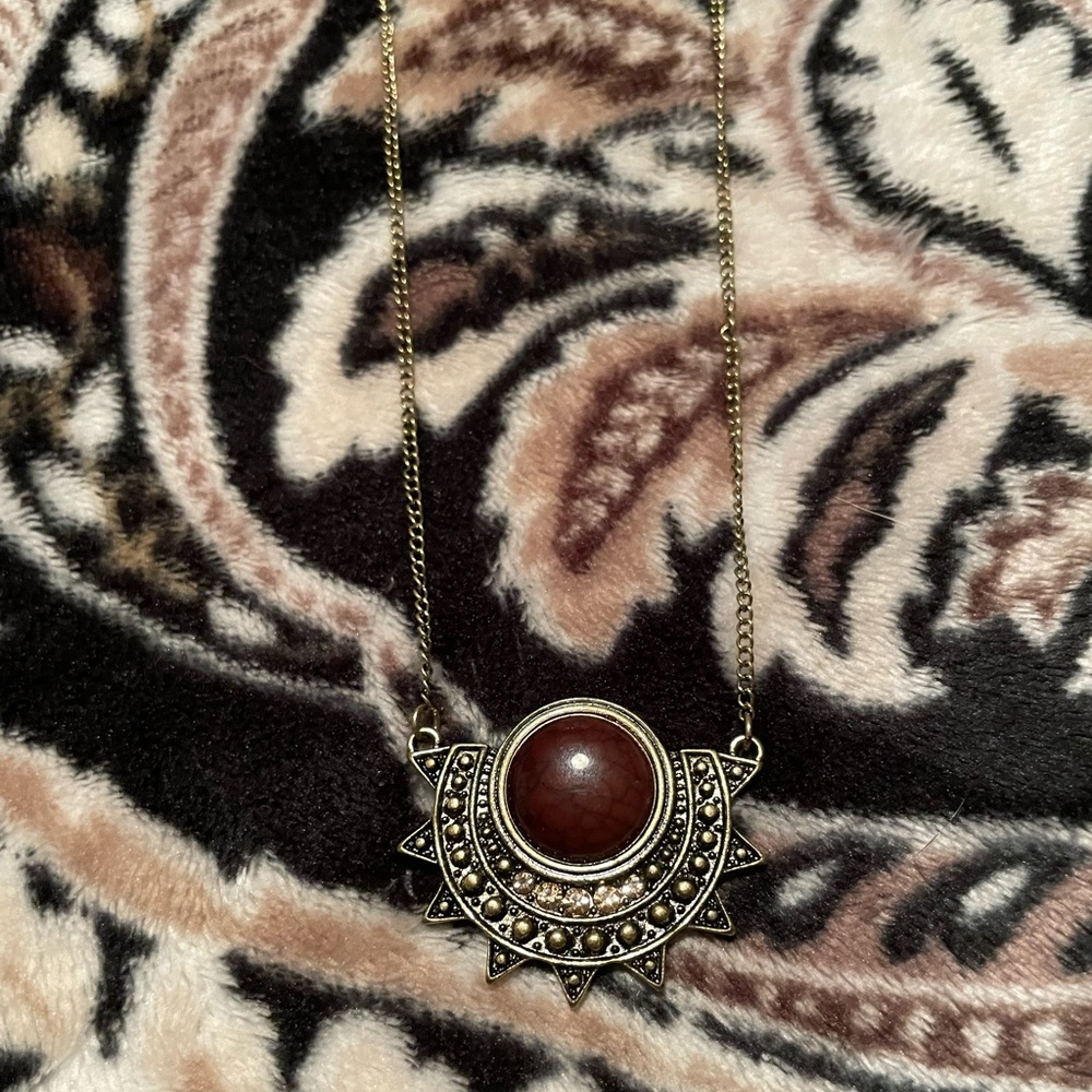 Marble Stone Sunburst Necklace